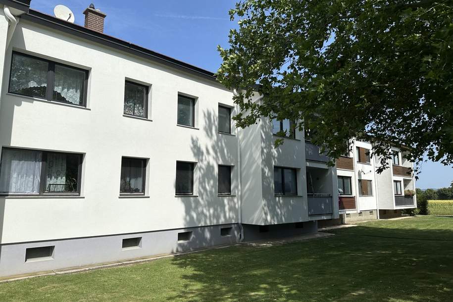 Großzügige Eigentumswohnung mit Loggia, großteils möbliert zu verkaufen, Wohnung-kauf, 185.000,€, 2620 Neunkirchen