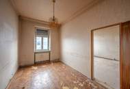 ++KLNB121++ Renovation Opportunity: Well-Located 1-Room Apartment with Airbnb Potential