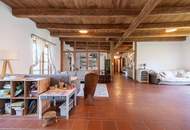 "Zauberhafter Dreikanthof mit großem Gartenparadies bei Tulln"