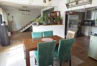 GROSSER EBENER GARTEN MIT TEILSANIERTEM HAUS MIT 2 WOHNEINHEITEN NAHE WIEN