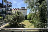 Helle 2-Zimmer-Wohnung mit Extraküche und großem Balkon mit Gartenblick