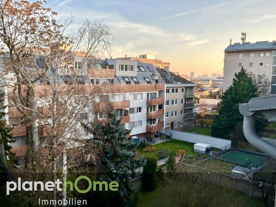 Nahe Klinik Floridsdorf Hübsche Dachgeschosswohnung mit Weitblick