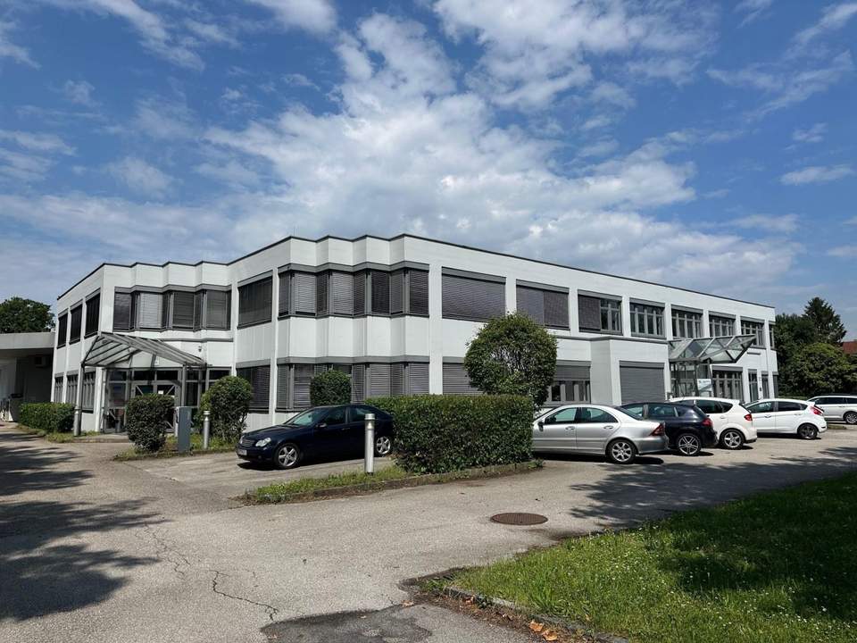 Linz (Franzosenhausweg): GEWERBEOBJEKT ca. 1682 m² Halle+Lagerbühne, Bürofläche ca. 1.790m² + Nebenräumlichkeiten) Grundstück ca. 6.233 m²