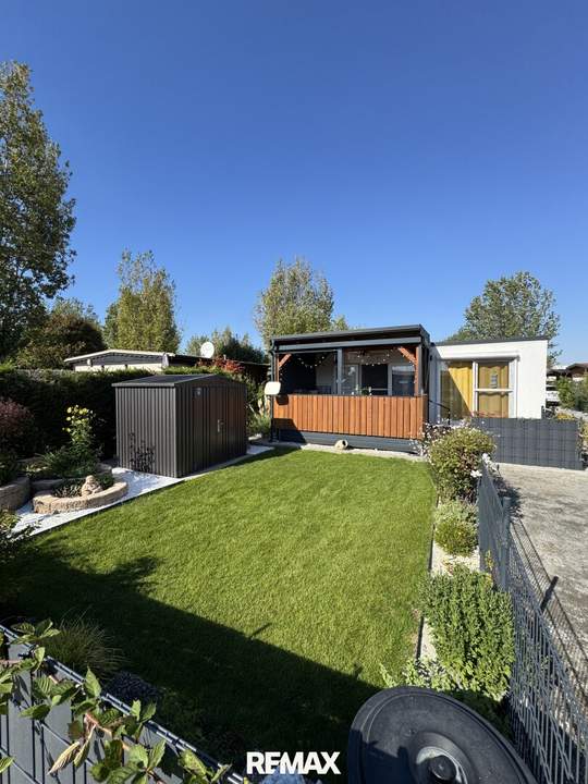 Neuwertiges Ferienhaus auf Pachtgrund in Rust: 28 m², 2 Zimmer und 2 Stellplätze
