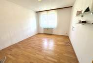 Großzügige 4-Zimmer Wohnung mit Balkon/Loggia und Garagenplatz!