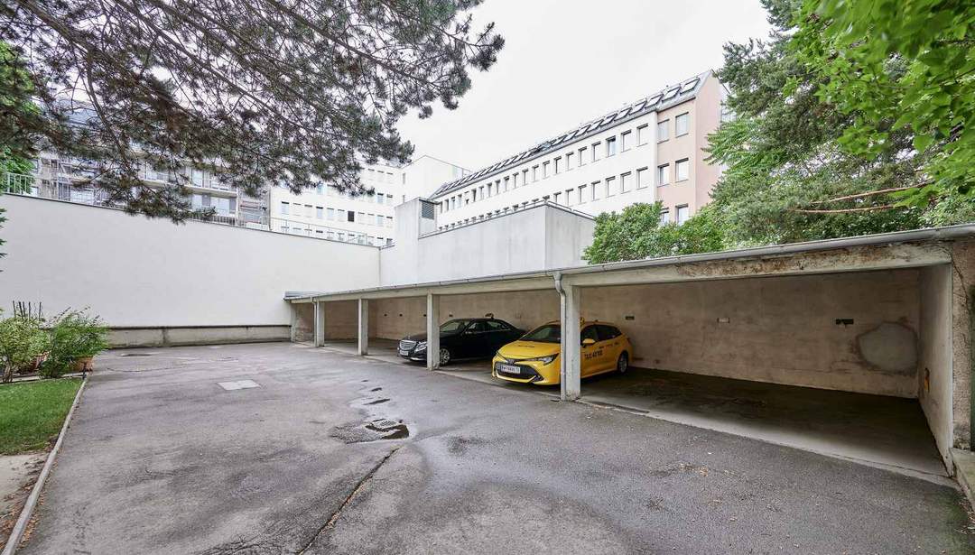 PAKET - 8 überdachte Stellplätze im Innenhof – jetzt sichern!