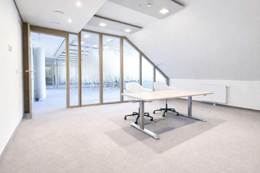 Miete all inclusive! Topmodernes Dachgeschossbüro direkt am Hietzinger Platz neben Parkhotel Schönbrunn