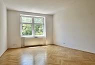 Hofruhelage: Altbauwohnung mit Grünblick!