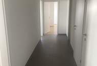 Neuwertige 3-Zimmer Wohnung mit großen Balkon &amp; Carport!