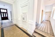 Stark reduziert - Stylischer Wohntraum im Dachgeschoss! Frisch saniert + Ruhelage + Traumhaftes Altbauhaus + Hofseitige Terrasse + U-Bahn ums Eck + Beste Infrastruktur und Anbindung!