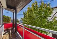 Ein ganz besonderer Platz am Bodensee – charmantes Bootshaus mit eigener Bootsgarage direkt am Wasser