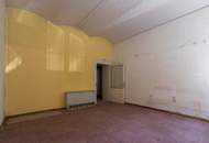 Renovierungsbedürftige Wohnung mit Charakter und Eigengarten!