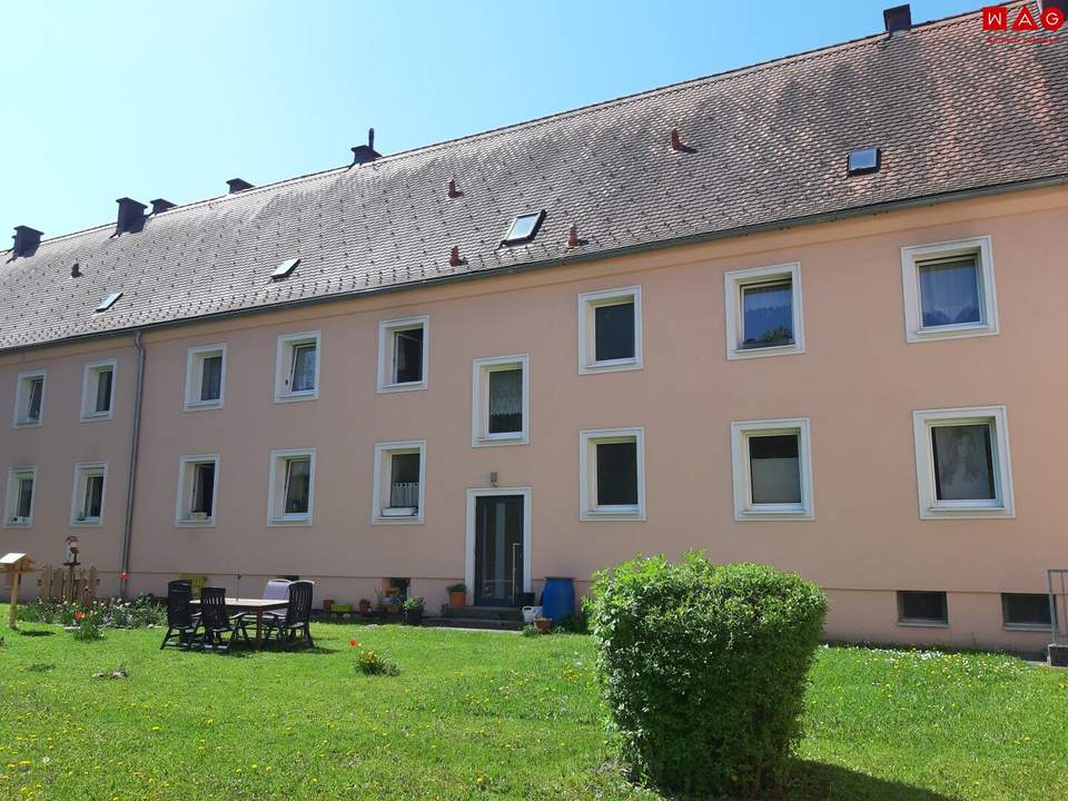 Ein Zuhause zum Verlieben: 4-Zimmer-Wohnung mit sonnigem Grünblick, lichtdurchfluteten Räumen, hochwertig saniertem Badezimmer, großzügiger Küche &amp; viel Platz für Familien!