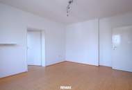 Sanierungsbedürftige 2-Zimmer-Wohnung in zentraler Lage mit Blick auf die Herz-Jesu-Kirche