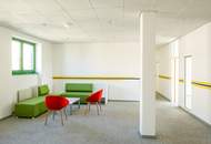 Große Bürofläche mit flexibler Raumaufteilung - PKW-Stellplätze möglich