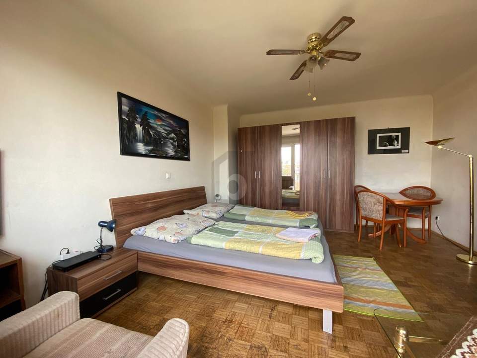 MARIEHILFERGÜRTEL: FERNBLICK & TERRASSE ? PLUS ZWEITE EINHEIT IM PAKET MÖGLICH