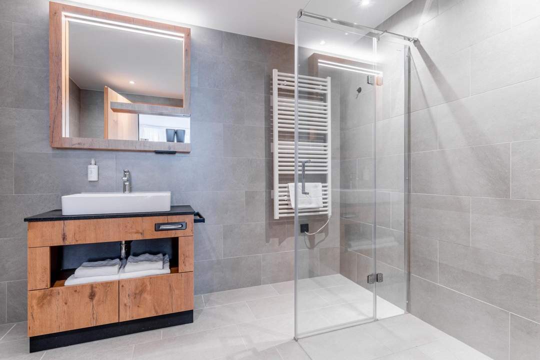 Touristisches Apartment mit 2 Schlafzimmern und 2 Bädern