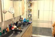 "Ein-/Zweifamilienhaus, neu renoviert, mit 2 Wohnungen (je 120m²) und Pool!"