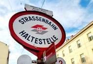 Stabiles Investment mit ca. 4,45% Rendite! Sehr bonitätsstarker Mieter + Traumhaftes Eck-Altbauhaus + Perfekte Infrastruktur und Anbindung mit Straßenbahn vor der Türe! Nutzen Sie diese Gelegenheit!