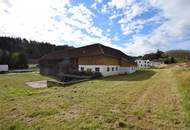 Ehemaliger Bauernhof mit Wirtschaftstrakt