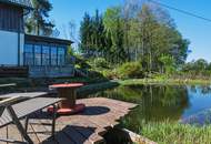 Malerisches Landhaus mit ELW, Schwimmteich &amp; prämiertem Naturgarten!