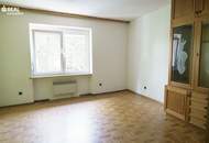 3 Wohneinheiten und ein Geschäftslokal mit vielen Lagerräumen auf 4.499m² Grund im Bauland Mischgebiet!