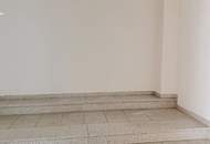 Geschäftslokal in Zentrumsnähe - 95m², großer Verkaufsraum, Abstellraum, kl. Teeküche, Toilette! Garage/Parkplatz möglich!