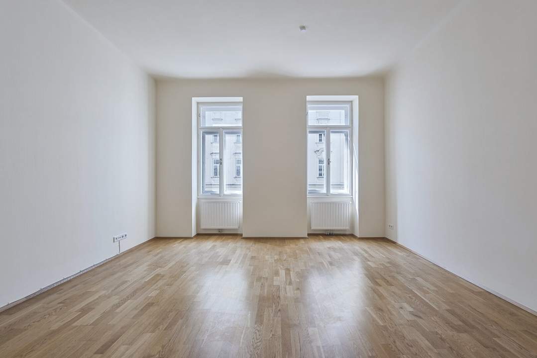 Die HAINBURG: Sonnig-südliches Altbauflair im 2. Liftstock - BALKON möglich!
