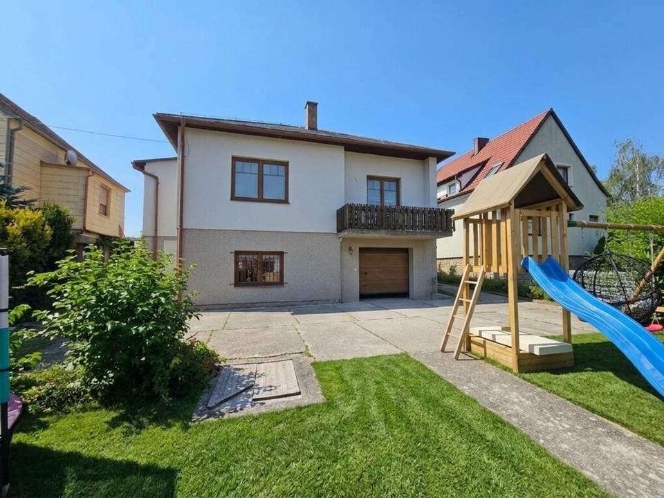 Ihr neues Zuhause in Hollabrunn - Teilmodernisierter Bungalow mit Keller, Garage und sonnigem Garten in beliebter Gartenstadtlage