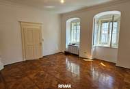 "Jetzt Preisreduzierung!" Wohnen und/oder arbeiten in großzügiger-teilsanierter 4 Zimmer-Altbau-Wohnung an der Linzer Herrenstraße
