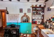 SEHR GERÄUMIGES EIN-ZWEIFAMILIENHAUS MIT STIL IN SONNIGER LAGE