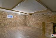 Stilvolle Villa mit gepflegtem Garten und großzügiger Garage