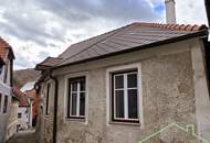 Sanierungsbedürftiges Stadt-/Winzerhaus mit großem Weinkeller in Weißenkirchen