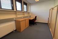 Möbliertes Büro / 1 Zimmer / PKW-Stellplatz möglich