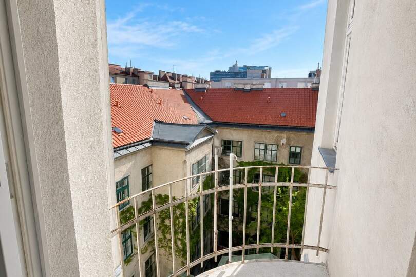 Großzügige 4-Zimmer-Altbauwohnung mit Balkon, Fischgrätparkett &amp; Entwicklungspotenzial nahe Taubstummengasse, Wohnung-kauf, 1040 Wien 4., Wieden