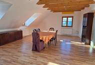ZWEIFAMILIENHAUS MIT VIELEN MÖGLICHKEITEN UND GROSSEM GRUNDSTÜCK