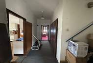 Sanierungsbedürftiges Einfamilienhaus mit viel Potenzial in ruhiger Siedlungslage in Kemeten