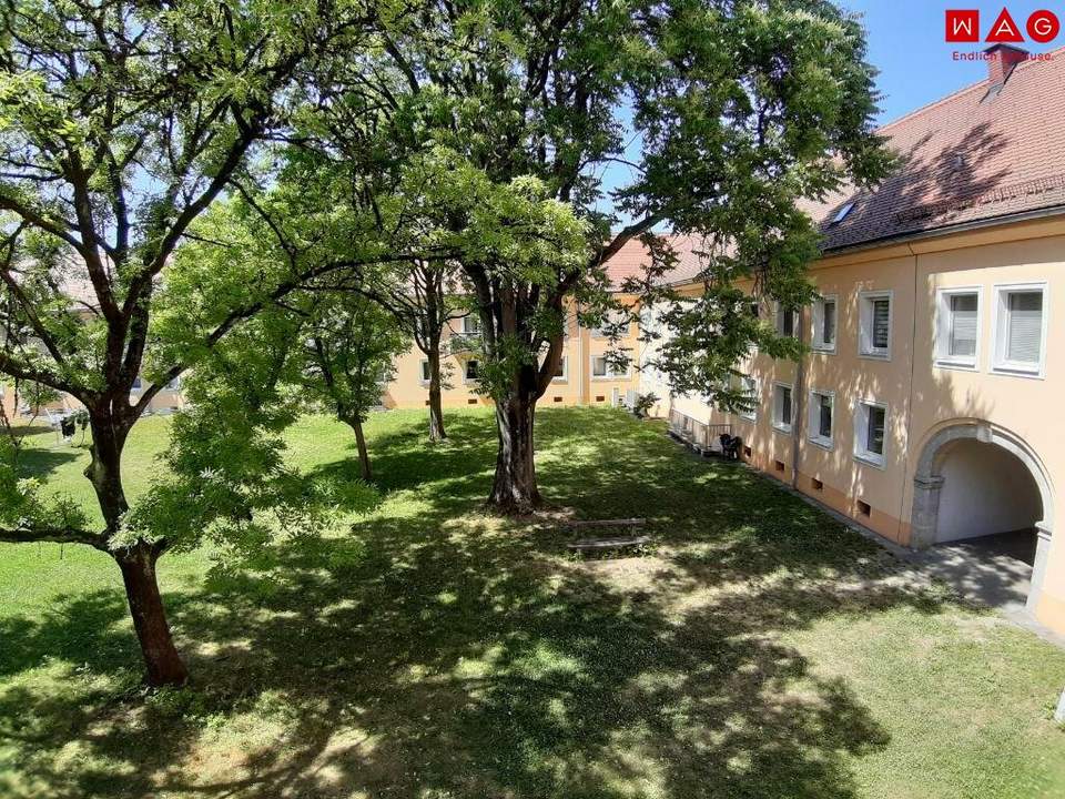 Mehr Raum für Ihre Wohnträume! Großzügige 4-Zimmer Familienwohnung mit hellem Raumkonzept, Badewanne & Dusche und traumhaftem Grünblick – ein Zuhause mit Wohlfühlfaktor!