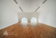 Geräumiges 5-Zimmer Altbau Büro in Toplage