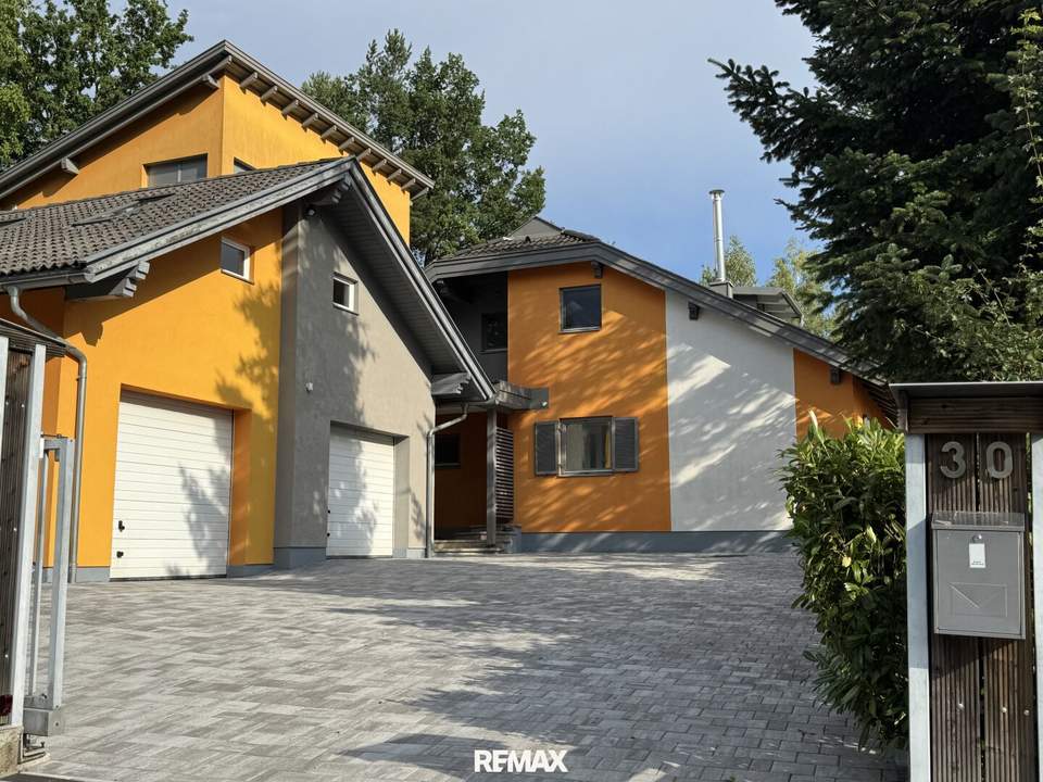 Wohnen neu gedacht – außergewöhnliches Wohnensemble mit zwei Häusern, Loft und traumhaftem Panoramablick