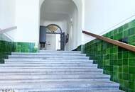 Charaktervoller Altbau im Herzen der Stadt – zeitloses Ambiente verbindet sich mit urbaner Lebensqualität.