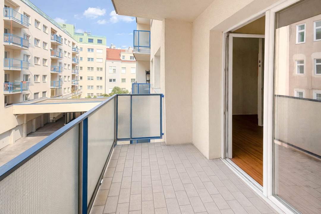 Großzügige 2-Zimmer-Wohnung mit Balkon | U-Bahnnähe
