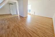 Summer Sale - WOW! Wohnen im Dachgeschoss mit Fernblick! Traumhaft saniertes Altbauhaus + Hofseitige Terrasse + Tolle Infrastruktur und Anbindung + Lebensqualität pur! Auch für Anleger interessant!