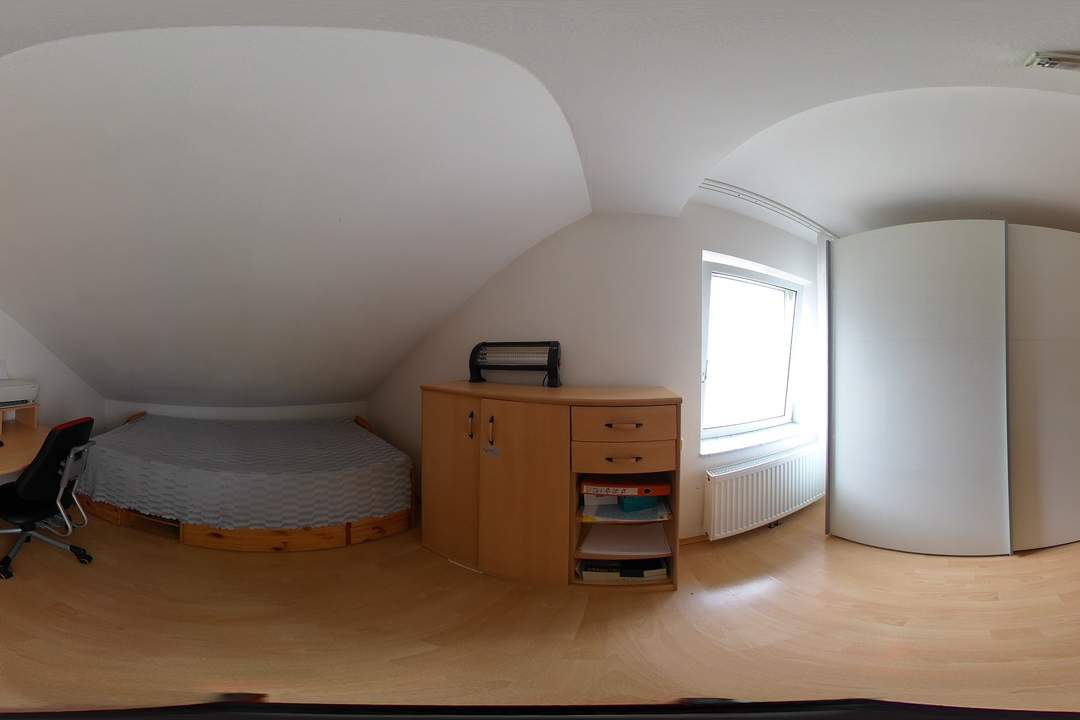 Einfamilienhaus zum Wohlfühlen mit uneinsehbarem Garten im Zehnerviertel von Wr. Neustadt!