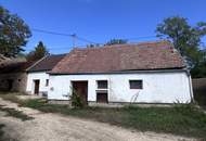 Traditionelles Presshaus mit historischem Keller in Altlichtenwarth