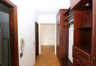 Erste Lage! großzügige 5 Zimmer Wohnung mit Balkon und toller Aussicht
