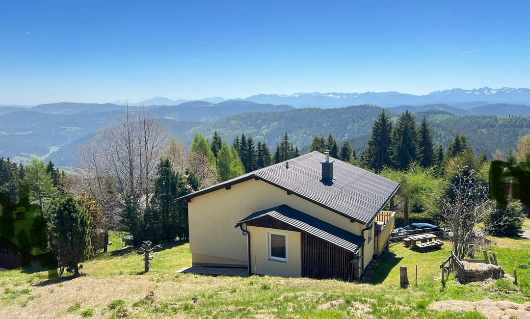 Neu saniertes Almhaus in Ruhelage mit Fernsicht auf der Hochrindl (Provisionsfrei)