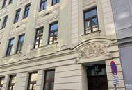 Bitte nur schriftliche Anfragen // Helle 3-Zimmer Altbauwohnung mit eigenem Außenbereich (Besichtigungstermin 3.11.26 - 09:00 - 10:00 Uhr)