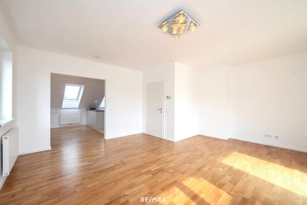 Hochwertige 4-Zimmer-Wohnung mit traumhafter Dachterrasse, Garage & Parkplatz in sonniger Ruhelage!