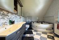 LIEBEVOLL GEPFLEGT MIT SONNIGEM SÜD-WEST GARTEN & DOPPELGARAGE